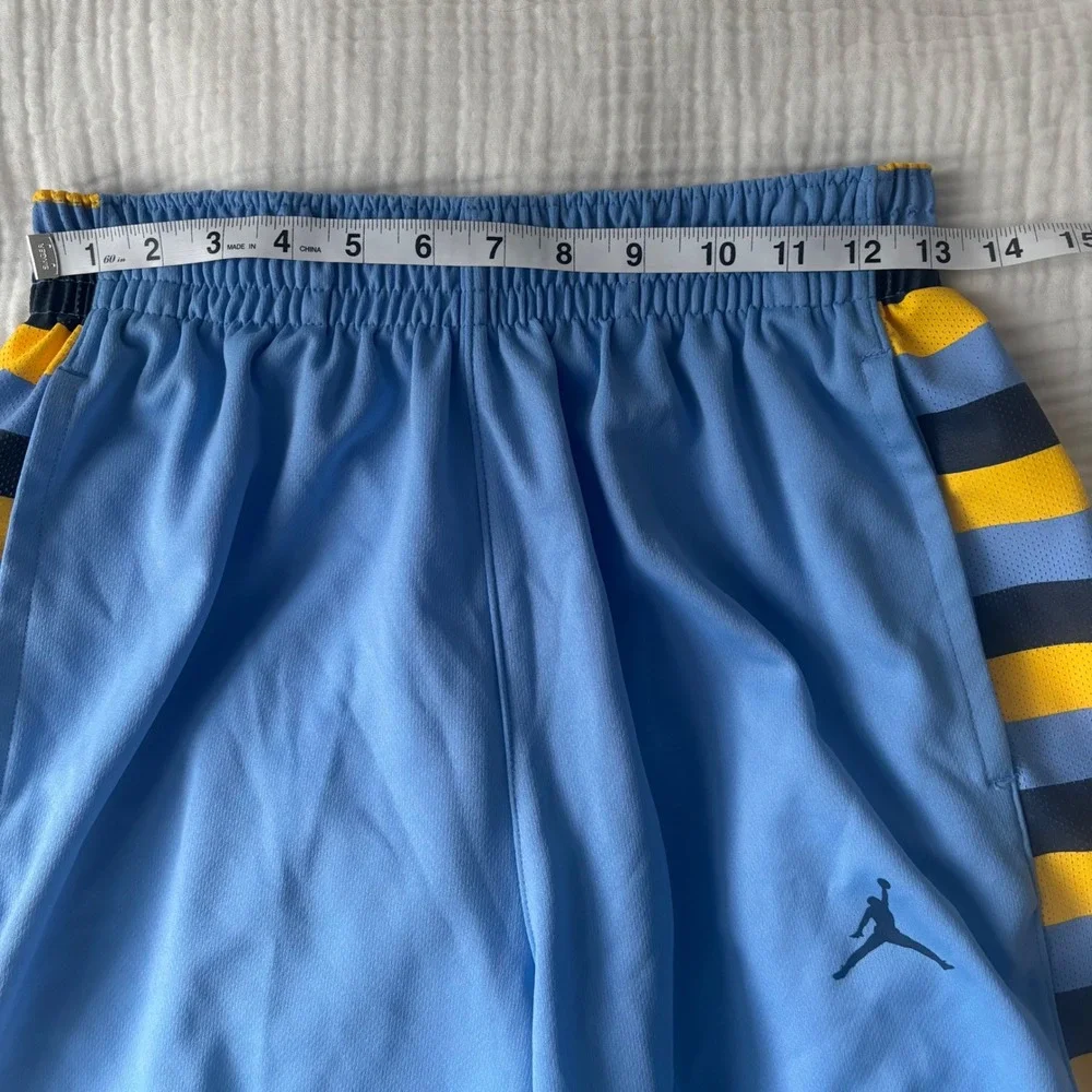 Jordan Marquette Golden Eagles Basketball Shorts Mens Medium Blue Yellow MU NCAA